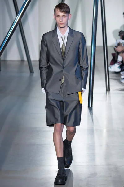 Look 4